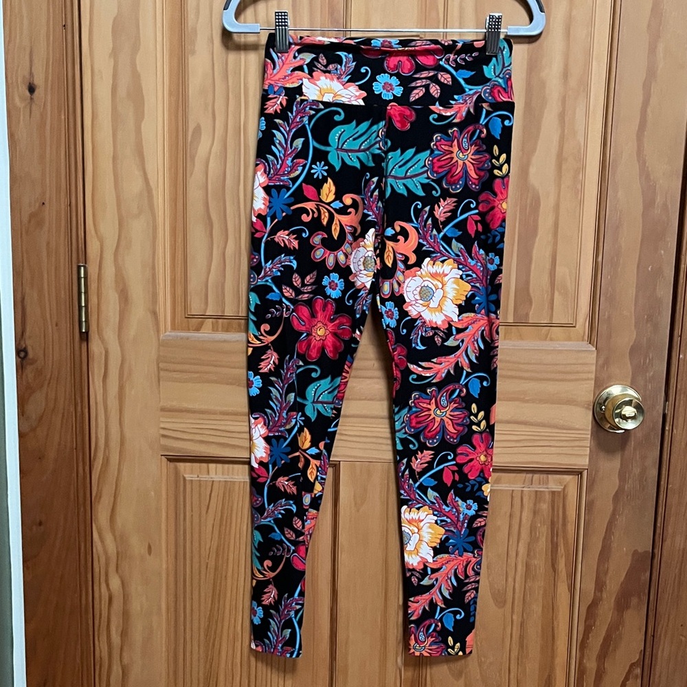 Butter-soft Floral Leggings - Black and Multicolor